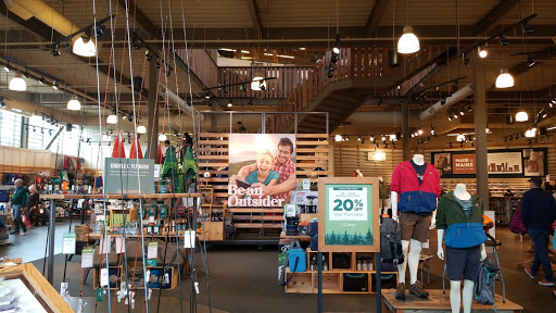Clothing Store «L.L. Bean», reviews and photos, 340 Legacy Pl, Dedham, MA 02026, USA
