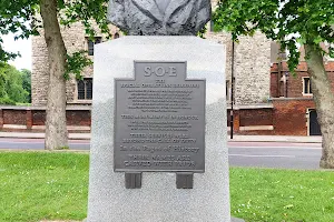 Monument SOE Agents image