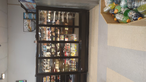 Grocery Store «Columbia Market», reviews and photos, 450 Wa Na Pa St, Cascade Locks, OR 97014, USA