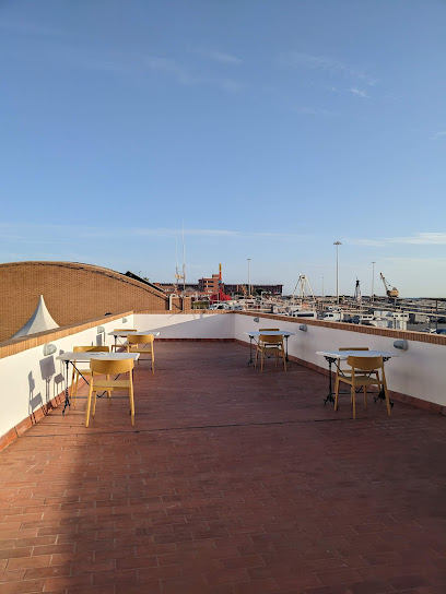 Restaurante Marítima - C. de Coches, 04002 Almería, Spain