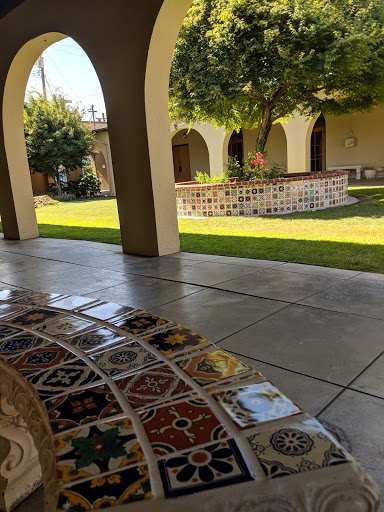 Funeral Home «Tinkler Funeral Chapel & Crematory», reviews and photos, 475 N Broadway St, Fresno, CA 93701, USA