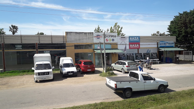Opiniones de Distribuidora Los Primos en Canelones - Tienda de ultramarinos