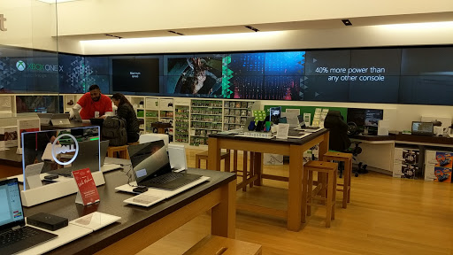 Computer Store «Microsoft Store - St. Johns Town Center», reviews and photos, 4791 River City Dr #113, Jacksonville, FL 32246, USA