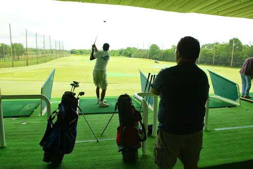 Golf Driving Range «Golf Center Des Plaines», reviews and photos, 353 N River Rd, Des Plaines, IL 60016, USA