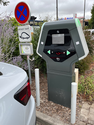 Borne de recharge de véhicules électriques SyDEV Charging Station Bouin