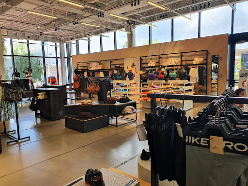 Clothing Store «Nike Miami», reviews and photos, 1035 Lincoln Rd, Miami Beach, FL 33139, USA