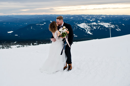 Wedding Planner «Bridal Bliss», reviews and photos, 402 N State St, Lake Oswego, OR 97034, USA