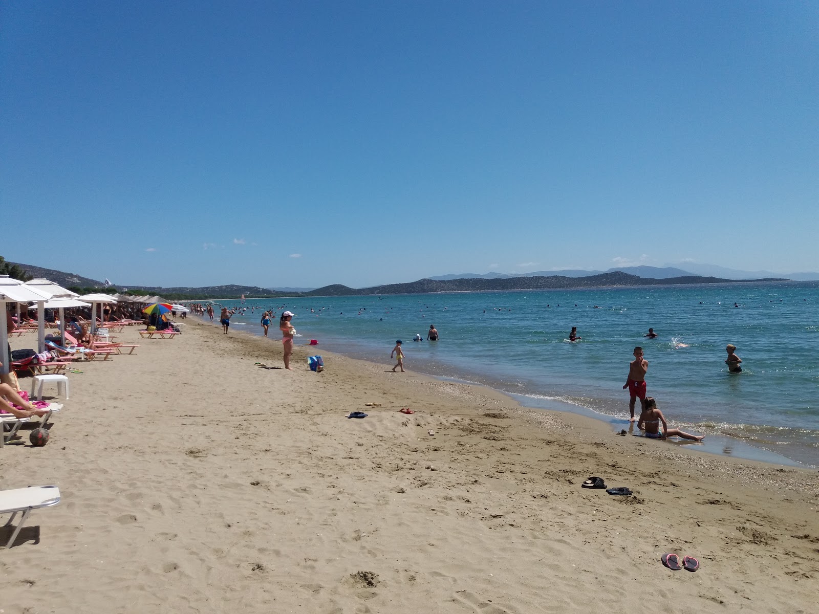 Photo de Santa Cruz Schinias avec l'eau cristalline de surface