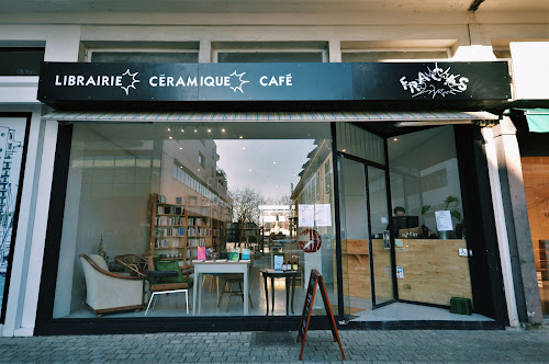 Fracas : Librairie indépendante ¬ Atelier de céramique ¬ Café à Lorient