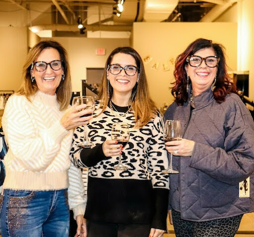 Fashion Accessories Store «Fabulous Fashions Boutique», reviews and photos, 14505 W Maple Rd, Omaha, NE 68116, USA