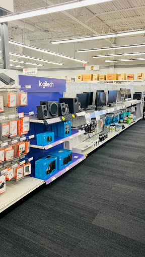 Office Supply Store «Staples», reviews and photos, 935 E Lancaster Ave, Downingtown, PA 19335, USA