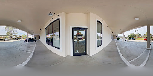 Floor & More image