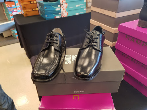 Shoe Store «Shoe Carnival», reviews and photos, 2776 Wilma Rudolph Blvd, Clarksville, TN 37040, USA