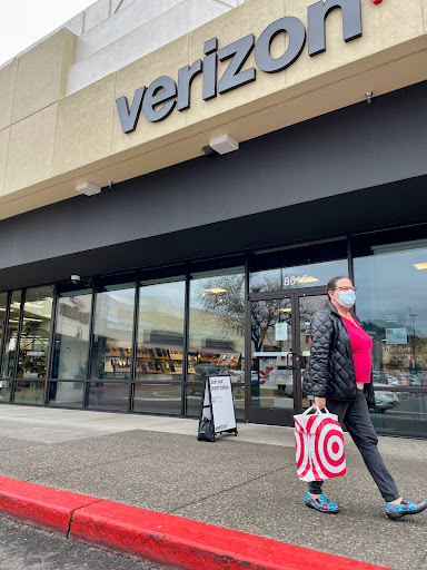 Cell Phone Store «Verizon», reviews and photos, 8612 SE Sunnyside Rd, Clackamas, OR 97015, USA