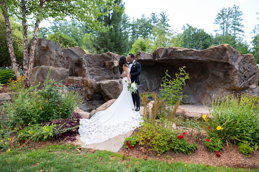 Bridal Shop «Modern Bride & Formal Shop», reviews and photos, 200 NH-101 #1, Bedford, NH 03110, USA