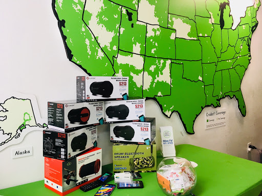 Cell Phone Store «Cricket Wireless Authorized Retailer», reviews and photos, 1874 N Young Cir, Hollywood, FL 33020, USA