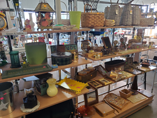 Thrift Store «St. Vincent de Paul Thrift Store», reviews and photos, 4009 S 56th St, Tacoma, WA 98409, USA