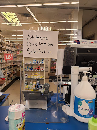 Shopping Mall «Glen Oaks Shopping Center», reviews and photos, 255th St, Glen Oaks, NY 11004, USA