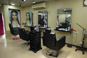 Luxme Salon - A Unit of Beauty Lounge image