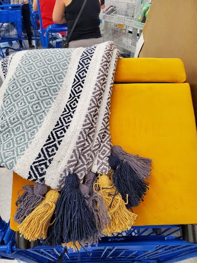 Clothing Store «Ross Dress for Less», reviews and photos, 7511 Lemont Rd, Darien, IL 60561, USA