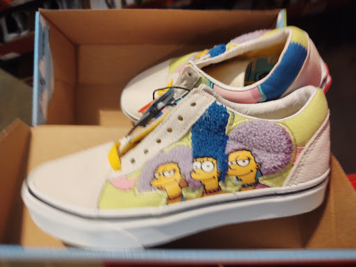 Shoe Store «Vans», reviews and photos, 485 N Tustin St, Orange, CA 92867, USA