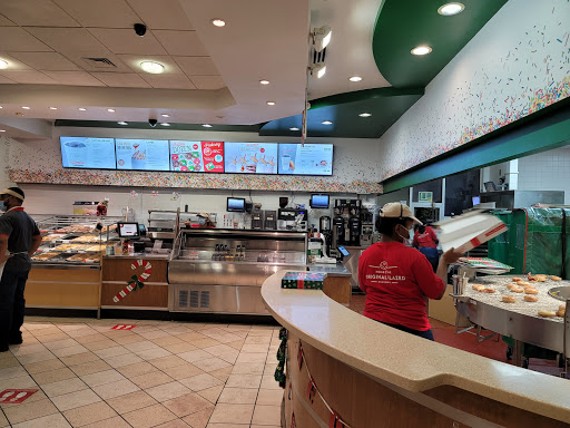 Donut Shop «Krispy Kreme», reviews and photos, 2401 Battleground Ave, Greensboro, NC 27408, USA