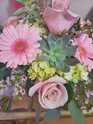 Florist «Exquisite Flowers Etc», reviews and photos, 70 Bridge St, Pelham, NH 03076, USA