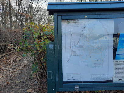 Trailhead for the Rockleigh Woods/Lamont Reserve trails