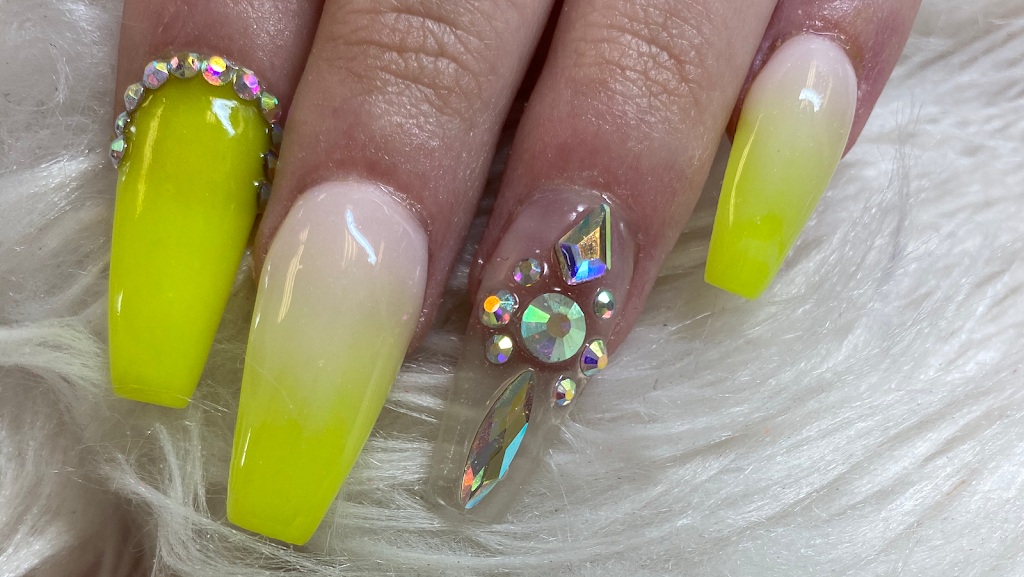 Vivi Nails 43110