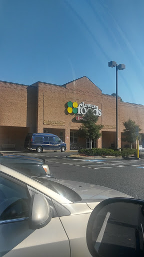 Grocery Store «Lowes Foods on Pine Grove Drive», reviews and photos, 805 Pine Grove Dr, Wilmington, NC 28403, USA
