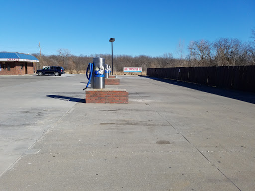 Car Wash «Dr Spotless Car Wash», reviews and photos, 3907 NW Barry Rd, Kansas City, MO 64154, USA