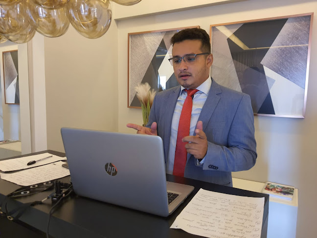 Efson Rodrigues advogado imobiliário. Advocacia 100% Digital, atendimento 24h. Ajudo pessoas a solucionar problemas imobiliários! - Advogado