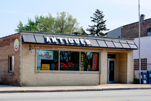 Laughing Cat Antiques Shop, 415 W Main St, Genoa, IL 60135, USA, 