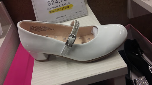 Shoe Store «DSW Designer Shoe Warehouse», reviews and photos, 7415 Laguna Blvd, Elk Grove, CA 95758, USA