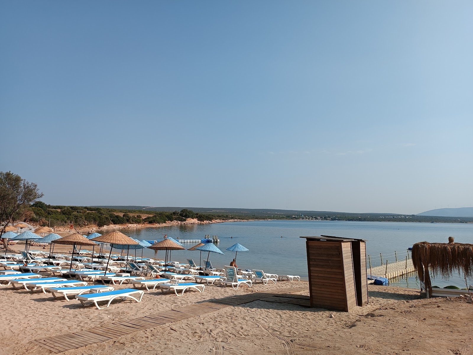 Foto von Yelken Beach mit beiger sand Oberfläche