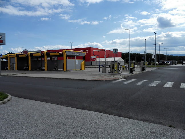 Recenzie Samoobslužná Autoumyváreň TATRY SHOPPING CENTER v Poprad - Auto umyváreň