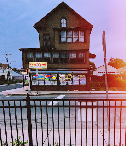 Wine Store «G & G Package Store», reviews and photos, 144 Lewis Ave, Meriden, CT 06451, USA