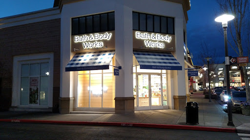 Shopping Mall «The Streets of Tanasbourne», reviews and photos, 19350 NW Emma Way, Hillsboro, OR 97124, USA