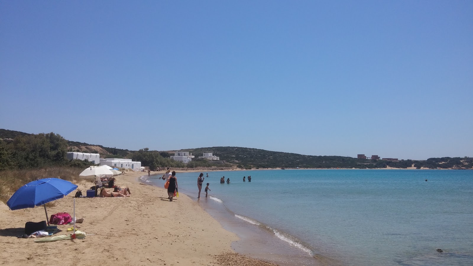Foto von Dionisos beach mit sehr sauber Sauberkeitsgrad