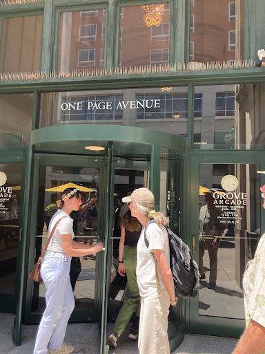 Book Store «Battery Park Book Exchange», reviews and photos, 1 Page Ave #101, Asheville, NC 28801, USA