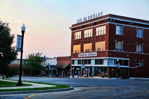 Antique Store «Downtown Antiques Mall», reviews and photos, 1 Court Square, West Plains, MO 65775, USA