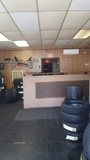 Used Tire Shop «Jordan Used Auto Parts & Tires», reviews and photos, 295 North St, Middletown, NY 10940, USA