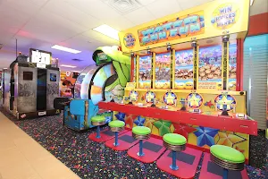 Laser Bounce - Family Fun Center image