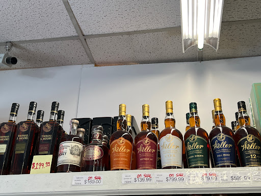 Liquor Store «Elmsford Wine & Spirits», reviews and photos, 111 E Main St, Elmsford, NY 10523, USA