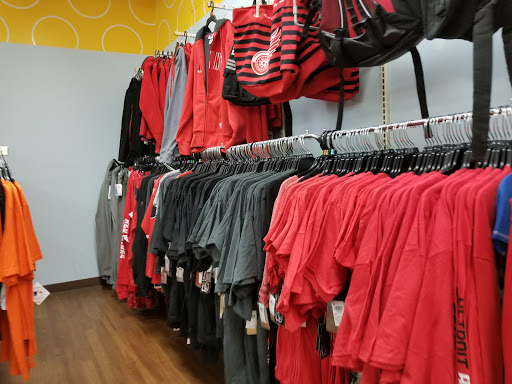 Discount Store «Kmart», reviews and photos, 5100 Dixie Hwy, Waterford Twp, MI 48329, USA