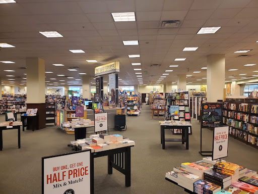 Book Store «Barnes & Noble», reviews and photos, 1317 Lloyd Center, Portland, OR 97232, USA