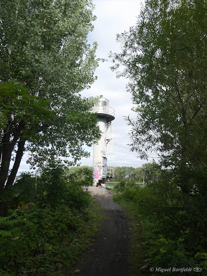 Traverse Longue-Pointe Range Lighthouse