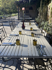 Atmosphère du Restaurant L'Abeuradou Château du Rey à Saint-André-de-Majencoules - n°6