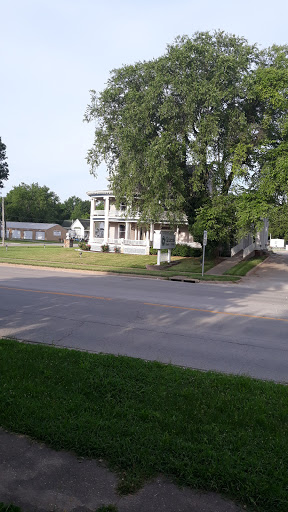 Citizens Bank & Trust in Brookfield, Missouri