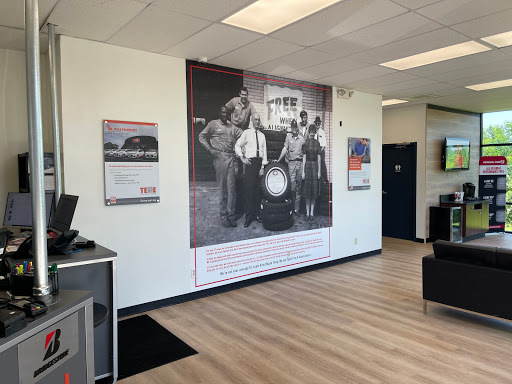 Tire Shop «JBC Tire Complete Auto Care», reviews and photos, 1019 E Republic Rd, Springfield, MO 65807, USA